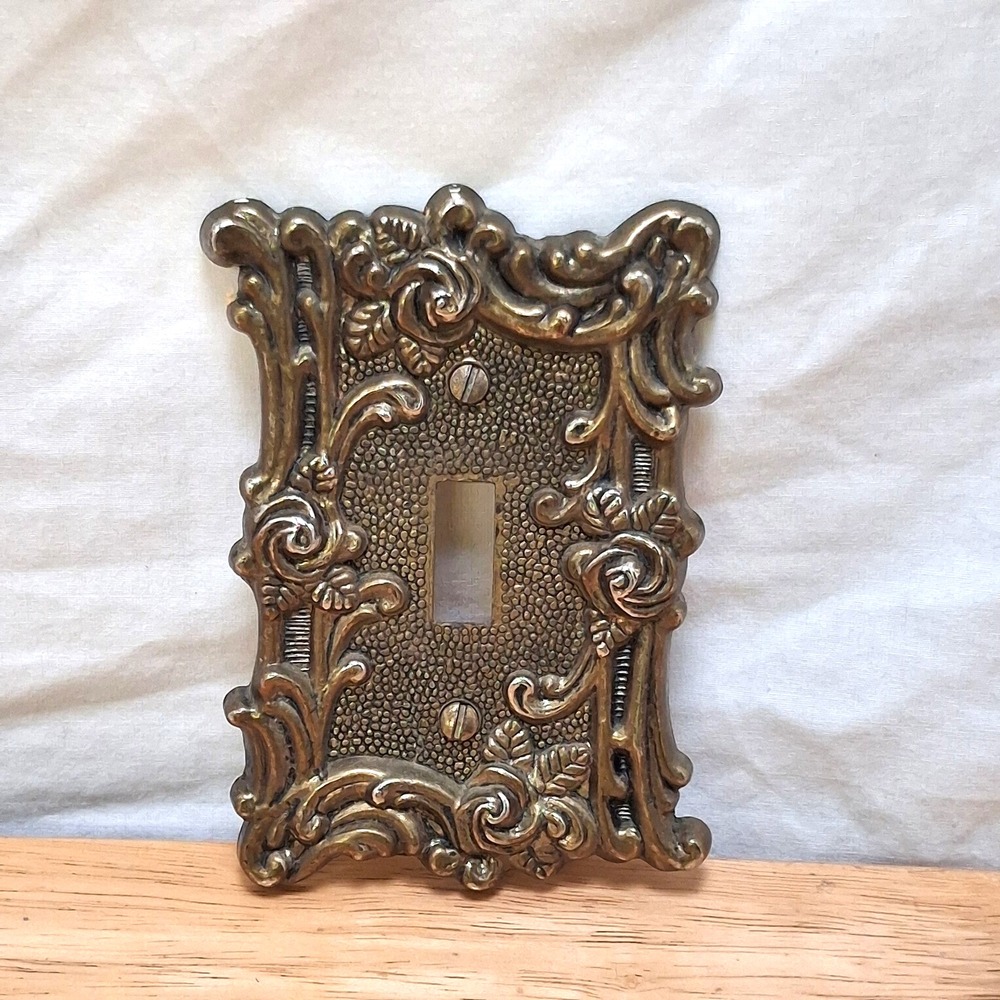 1967 American Tack & Hardware 60T Ornate Floral Metal Plate Cover Single Switch - Picture 1 of 9
